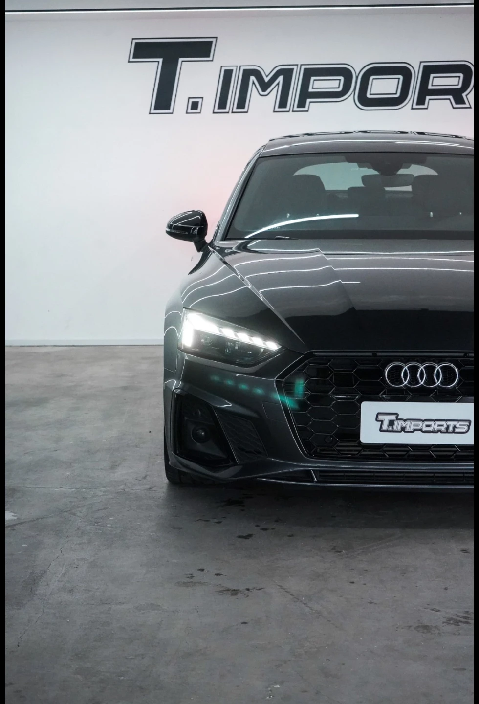Audi A5 — Lateral